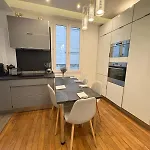 Appartement Le Reflet Du Rocher, à Deux Pas De L'arc Paris