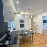 Appartement Le Reflet Du Rocher, à Deux Pas De L'arc Paris