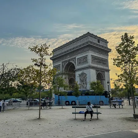 Le Reflet Du Rocher, à Deux Pas De L'arc * Paris