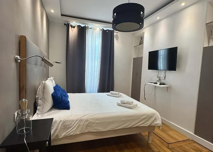 Appartement Le Reflet Du Rocher, à Deux Pas De L'arc Paris