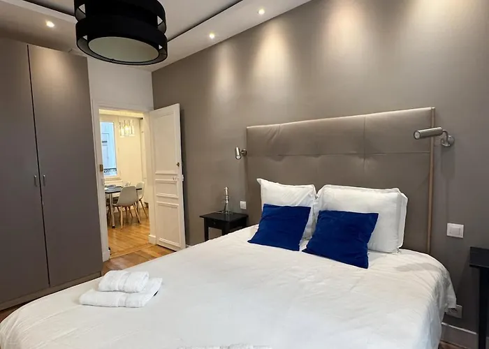 Celine 27 Le Reflet Du Rocher, A Deux Pas De L'arc باريس